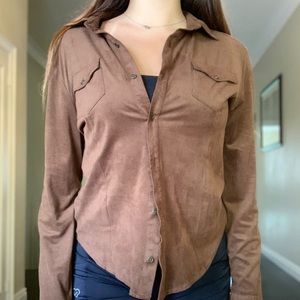 Brown sued button up top